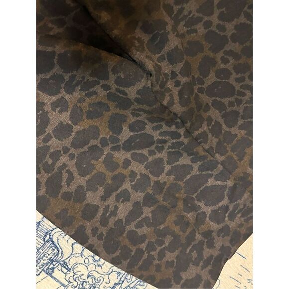STUNNING CHICOS SO SLIMMING Juliet Leopard-Print Ankle Pants Size 00R (US 2R) Go - Picture 8 of 11